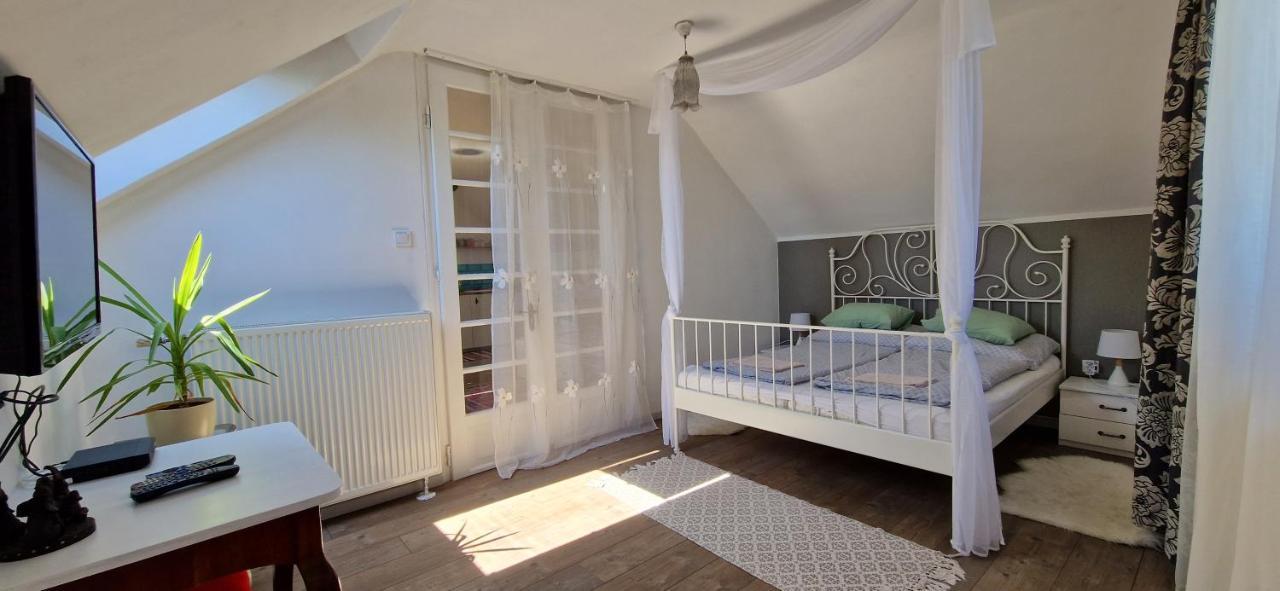 Boholand Apartman Eger Buitenkant foto