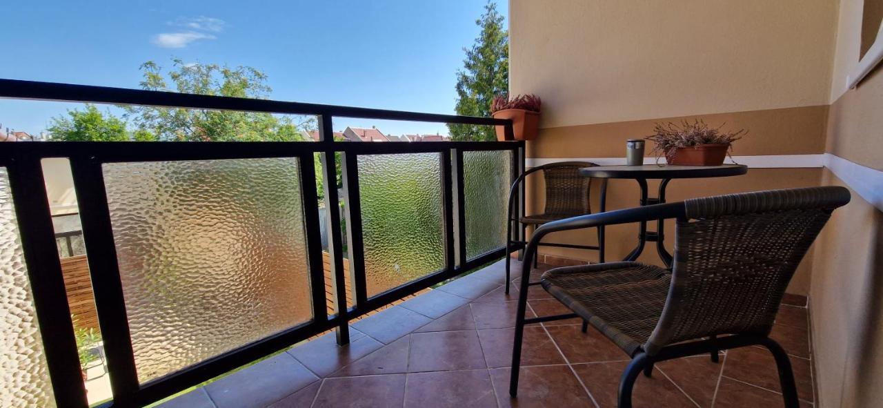 Boholand Apartman Eger Buitenkant foto